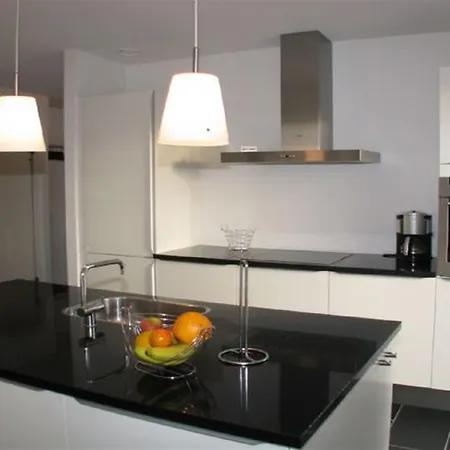 펜션 Four-bedroom Holiday In *