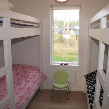 펜션 Four-bedroom Holiday In *