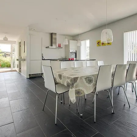 펜션 Four-bedroom Holiday In Hals