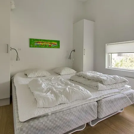 Four-bedroom Holiday In 펜션 Hals